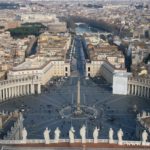 Veduta della Piazza San Pietro di Roma da la cupola