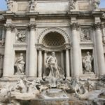 Particularité de la Fontaine de Trevi à Rome avec Océan