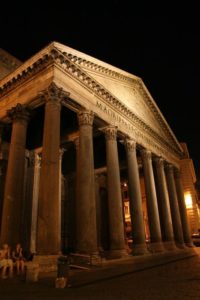 Fasciata, Pantheon di Roma