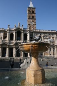 Façade de la basilique Sainte-Marie Majeure avec la fontaine
