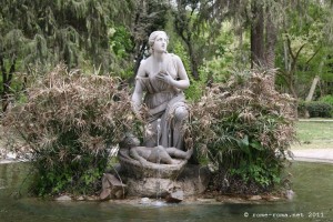 Parc du Pincio à Rome: une fontaine