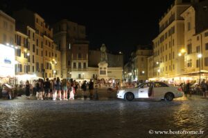 Campo de'Fiori le soir à Rome, à l'heure de l'aperitivo