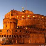 Le Château Saint-Nord vu le soir à Rome