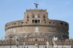 Château Saint-Ange à Rome : l'extérieur depuis le pont