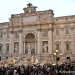 La Fontaine de Trevi à Rome : vue d'ensemble