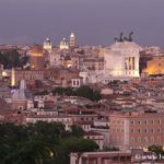 Panorama sur rome depuis le janicule en soirée
