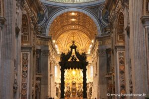 Nave and canopy of the basilqiue Saint-Pierre
