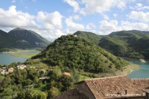 Foto di Castel di Tora nel Lazio