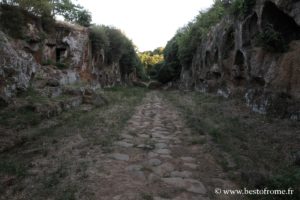 Foto delle Necropoli di Pian di Cava