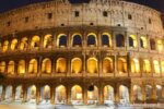 photo de nuit du colisée de rome