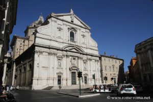 Photo de la façade du Gesù à Rome