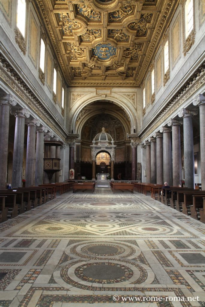 Photo de l'intérieur de San Crisogono à Rome