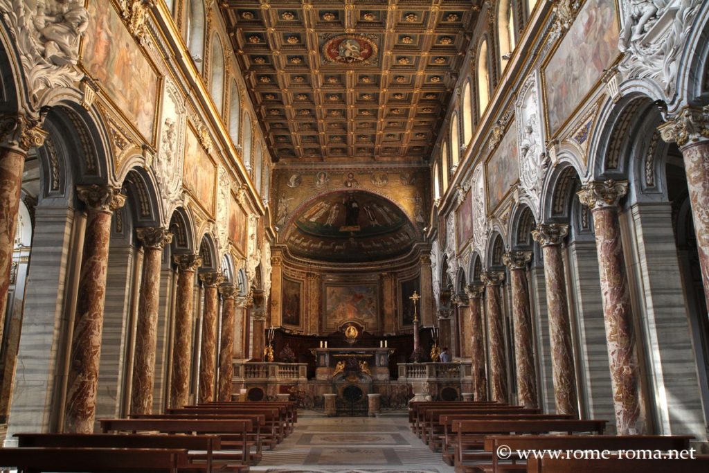 Photo de l'intérieur de la basilique Saint-Marc à Rome