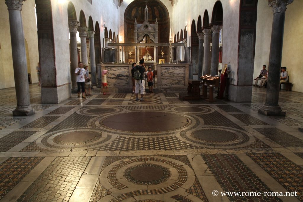 Foto della navata di Santa Maria in Cosmedin
