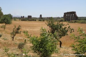 Aqueduct Park in Rome