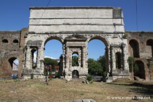 Porte Majeure à Rome