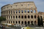L'esterno del Colosseo di Roma