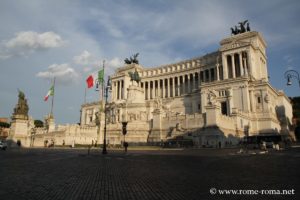 Vittoriano: vue d'ensemble sur la Piazza Venezia